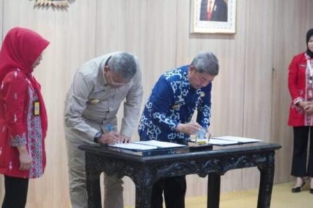Pemkot Kendari Tata Birokrasi Bebas Korupsi dengan Pakta Integritas