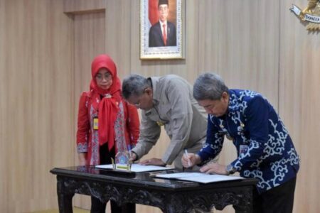 Ketua DPRD Kota Kendari Hadiri Penandatanganan Pakta Integritas dan Komitmen Anti Korupsi