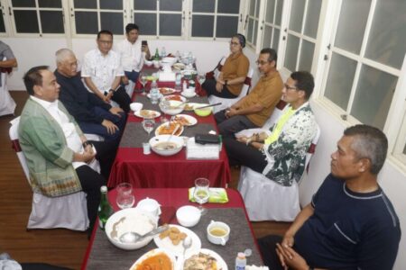 Menparekraf–Pj Gubernur Sultra Bertemu, Bahas Penerbangan Hingga Ekraf