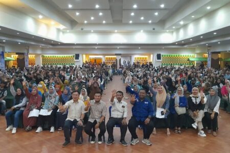 Paslon Rasak – Afdhal Kukuhkan dan Bimtek Ribuan Relawan di Dua Kecamatan