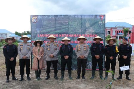 Polda Sultra Bersama Resimen II Pelopor Pasukan Brimob II Launching Program Ketahanan Pangan