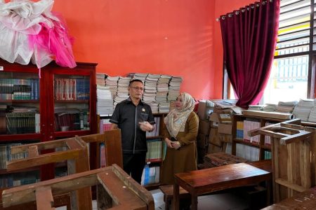 Tinjau Fasilitas Sekolah yang Tak Memadai, Muslimin Siap Kawal Aspirasi Guru SD Negeri 92 Kendari
