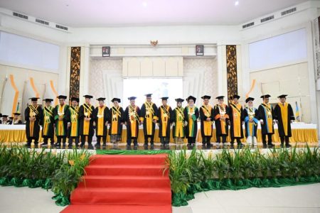 Plt Rektor Pimpin Langsung Pengukuhan 8 Guru Besar UHO