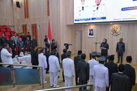 Tekankan Profesionalisme dan Tanggung Jawab Dalam Pelayanan Publik, Wali Kota Kendari Lantik 14 Pejabat